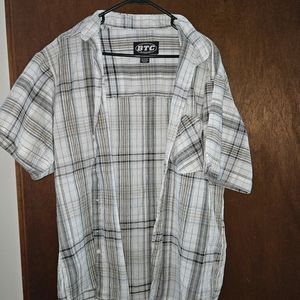 Men's short sleeve button down shirt